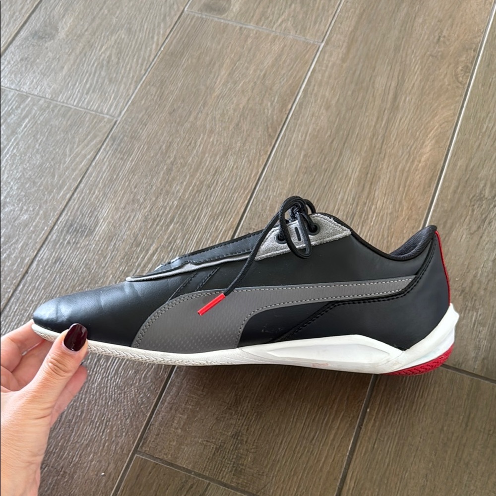 Puma x Ferrari Sneakers - Picture 4 of 6